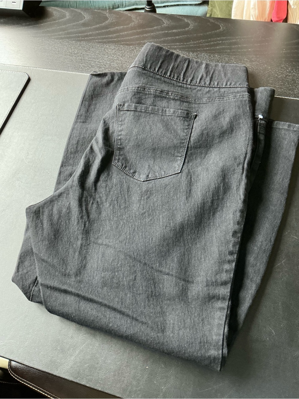 Old Navy Super Skinny Mid-Rise Black Jeggings